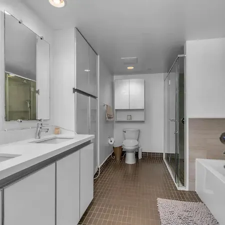 Luxury & Modern 3 Bedroom & 3 Bathroom Penthouse In Santa Monica With Free Parking Los Angeles Exterior photo